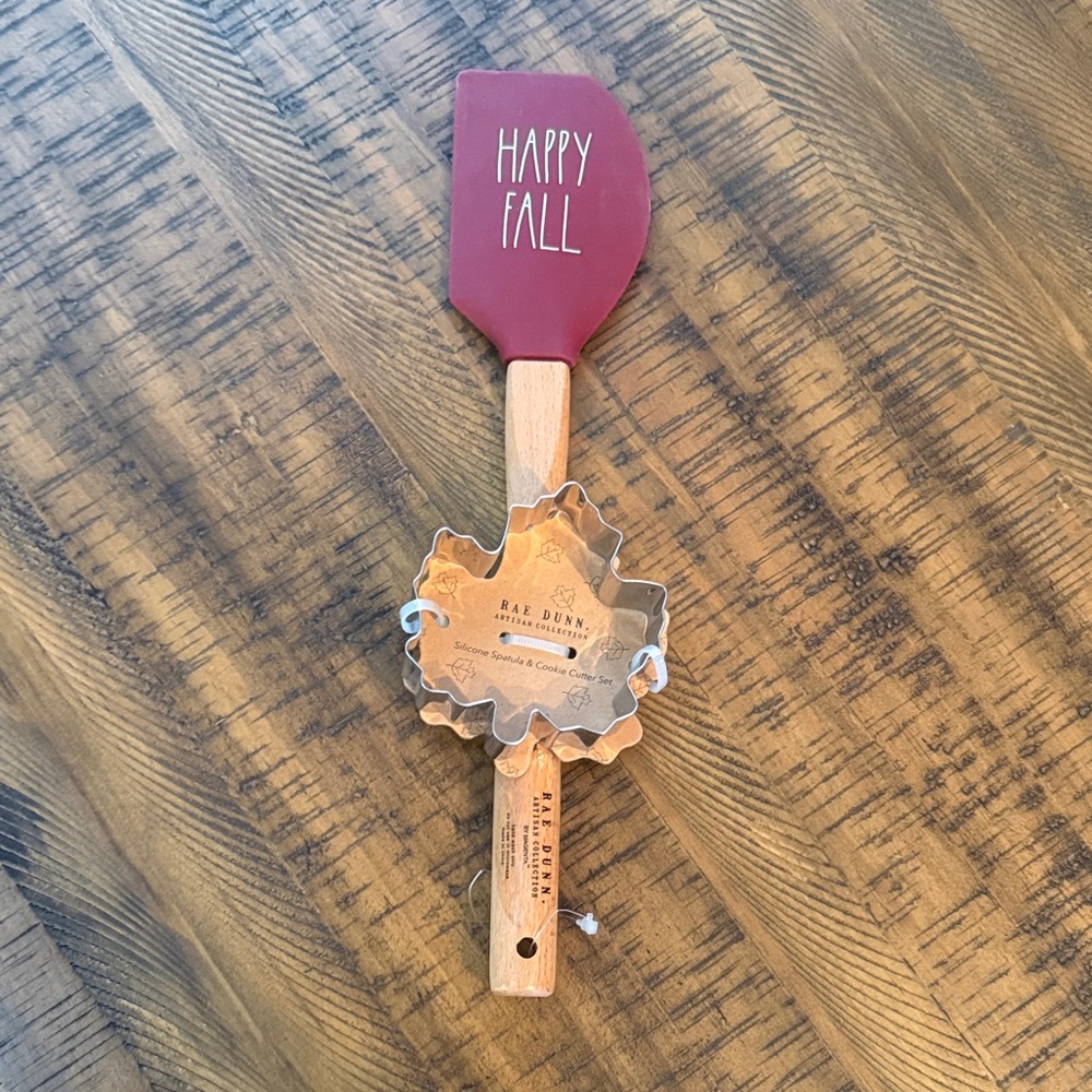 Rae Dunn Burgundy Spatula with Leaf Cookie Cutter